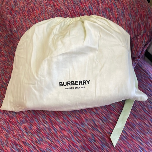 Burberry Leather and Vintage Checknote crossbody - Picture 2 of 7